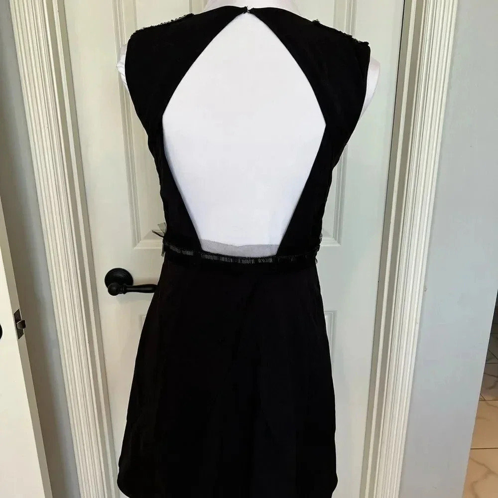 VERA Wang lavender label unique open back beaded black dress size 2-4